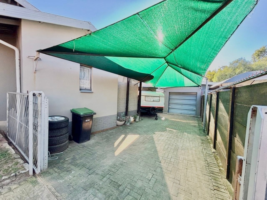 3 Bedroom Property for Sale in Geelhoutpark North West